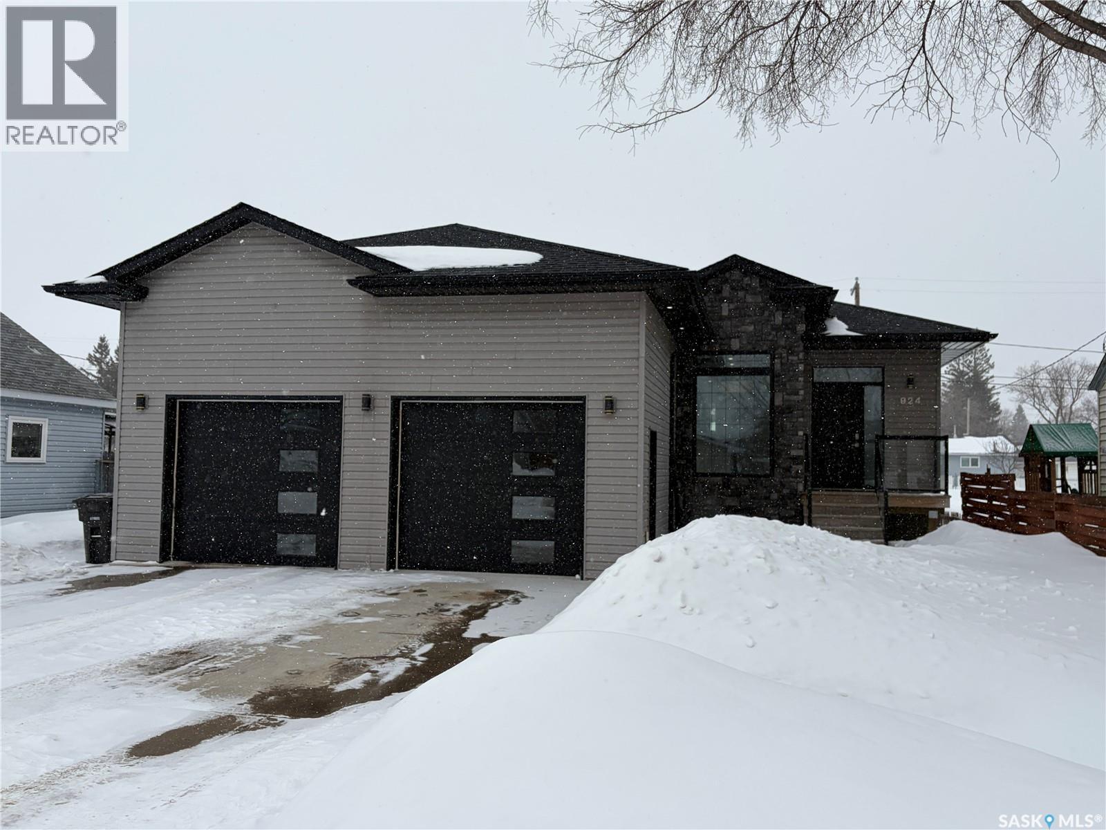 924 11th STREET, humboldt, Saskatchewan