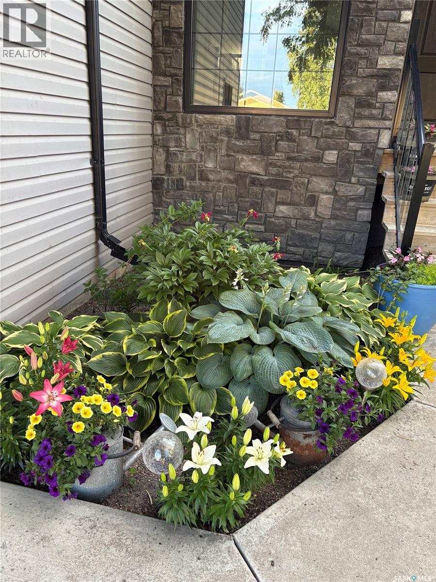 924 11th Street, Humboldt, Saskatchewan  S0K 2A0 - Photo 2 - SK031702