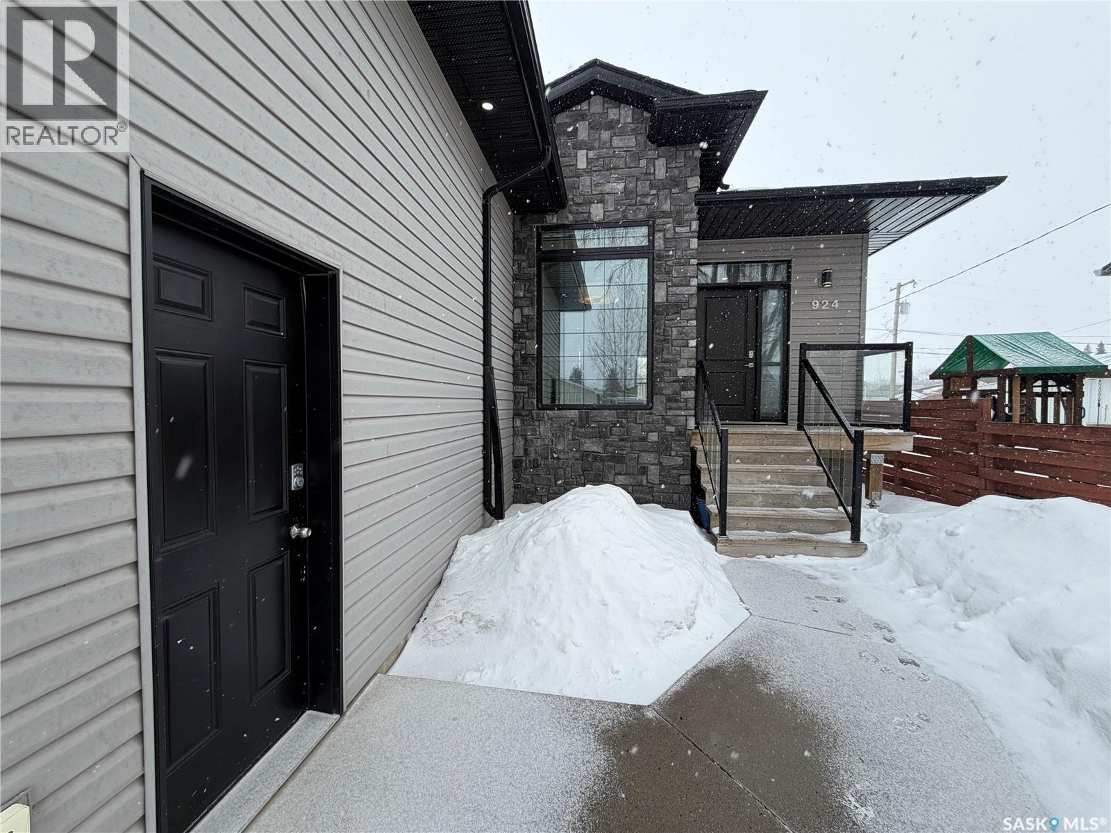 924 11th Street, Humboldt, Saskatchewan  S0K 2A0 - Photo 3 - SK031702