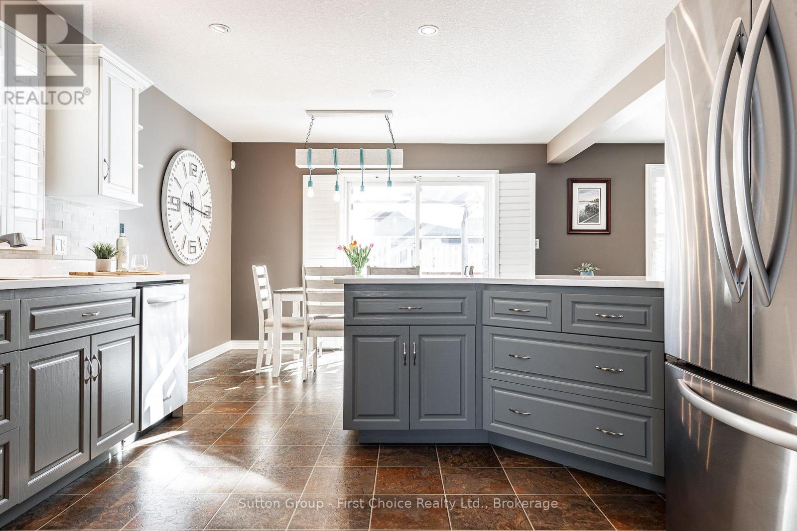 74 Rutherford Drive, Stratford, Ontario  N5A 0A6 - Photo 5 - X12816070