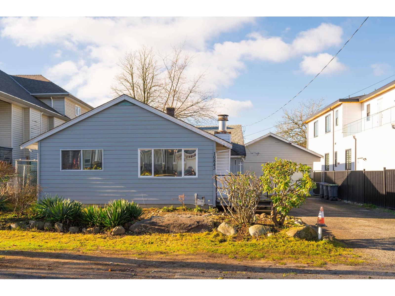 10843 130 Street, Surrey, British Columbia  V3T 3L9 - Photo 2 - R3105502