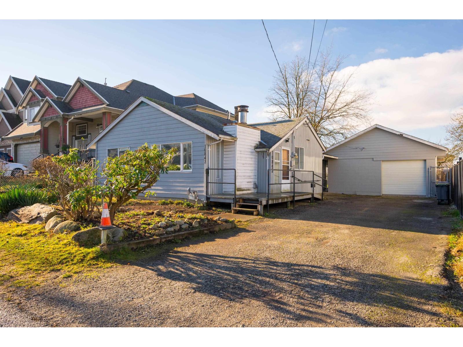 10843 130 Street, Surrey, British Columbia  V3T 3L9 - Photo 3 - R3105502