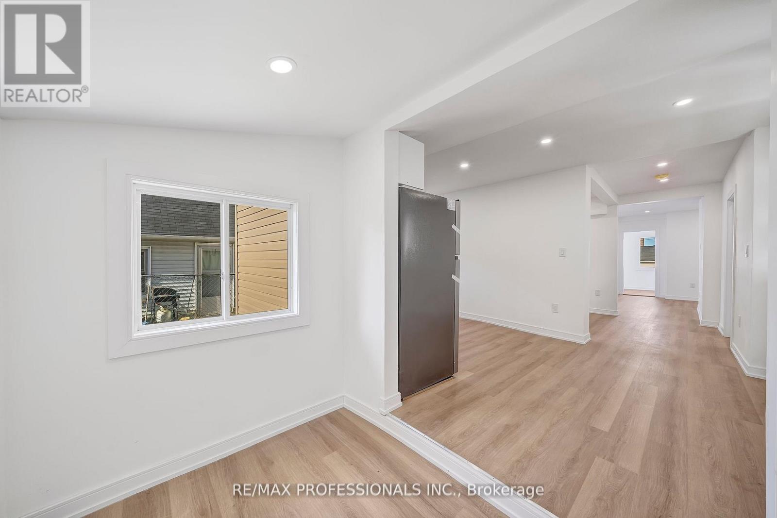 27 Oakdale Avenue, St. Catharines, Ontario  L2P 2B8 - Photo 15 - X12940914