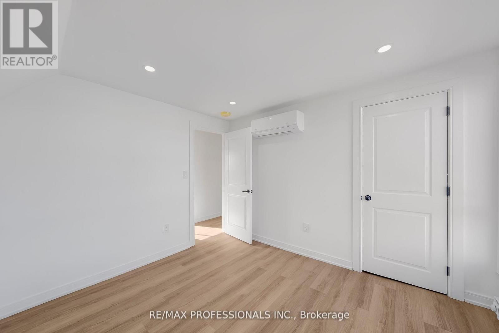 27 Oakdale Avenue, St. Catharines, Ontario  L2P 2B8 - Photo 8 - X12940914