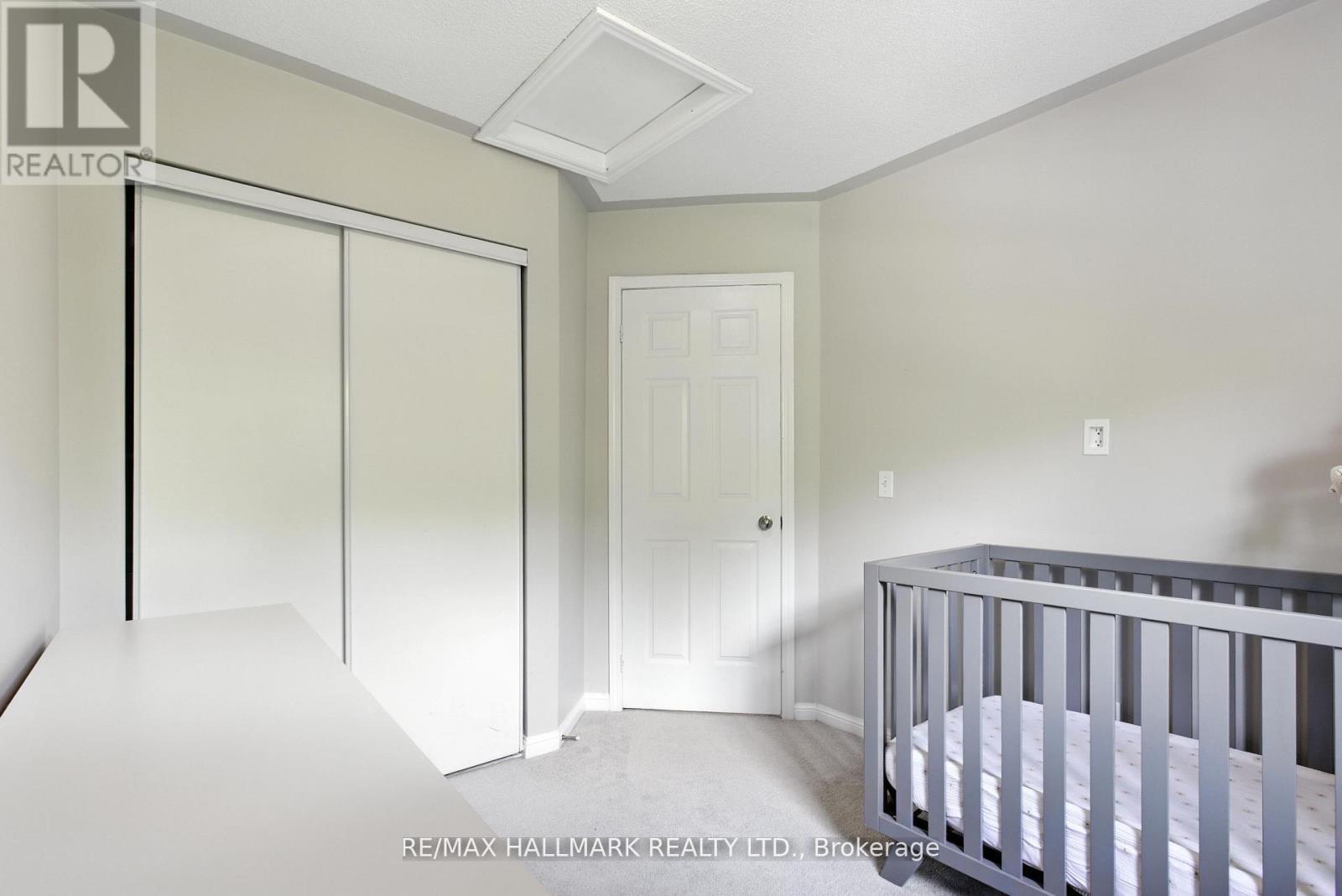 568 Legresley Lane, Newmarket, Ontario  L3Y 8R8 - Photo 17 - N12940892