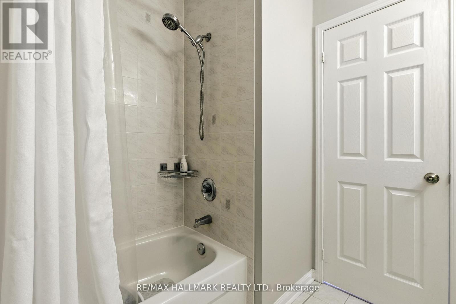 568 Legresley Lane, Newmarket, Ontario  L3Y 8R8 - Photo 21 - N12940892