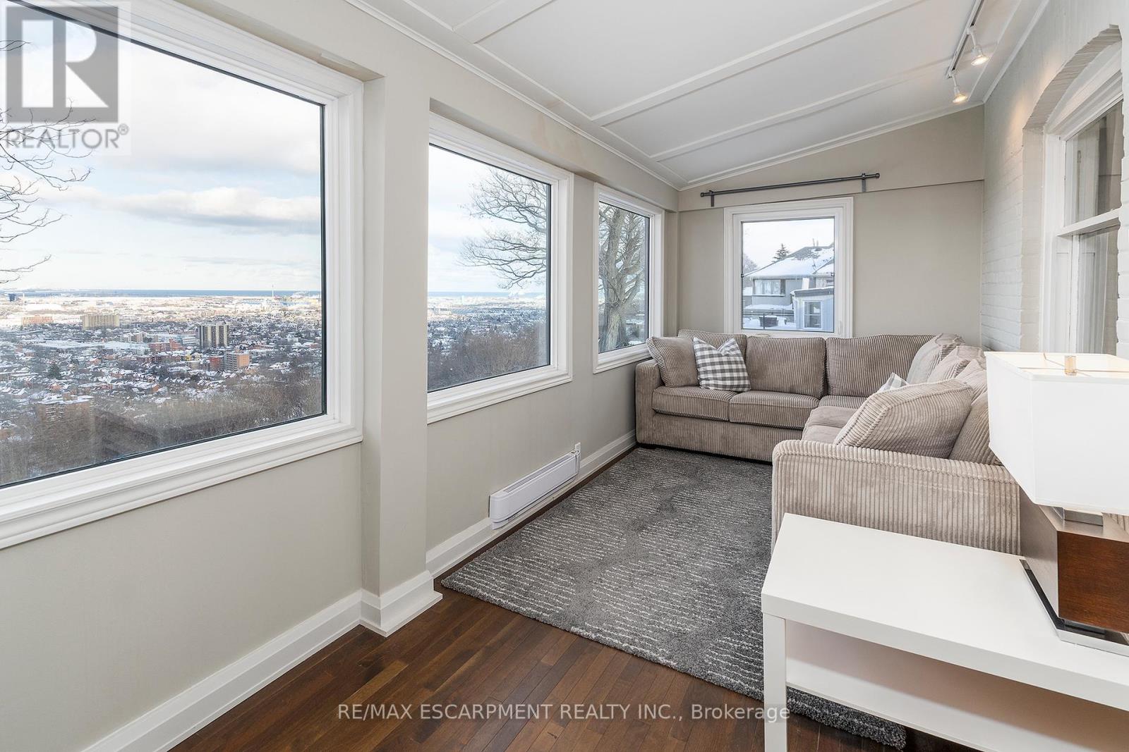 47 Mountain Park Avenue, Hamilton, Ontario  L9A 1A1 - Photo 17 - X12751610