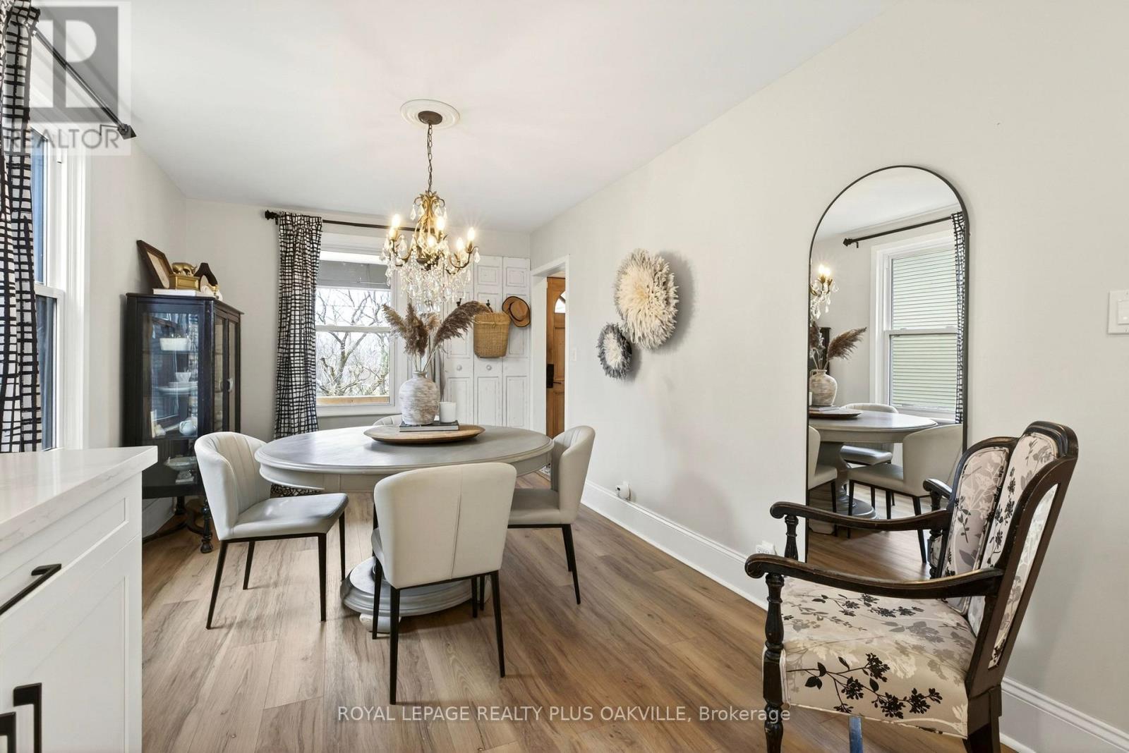 381 Elizabeth Street, Grimsby, Ontario  L3M 3K6 - Photo 10 - X12848798