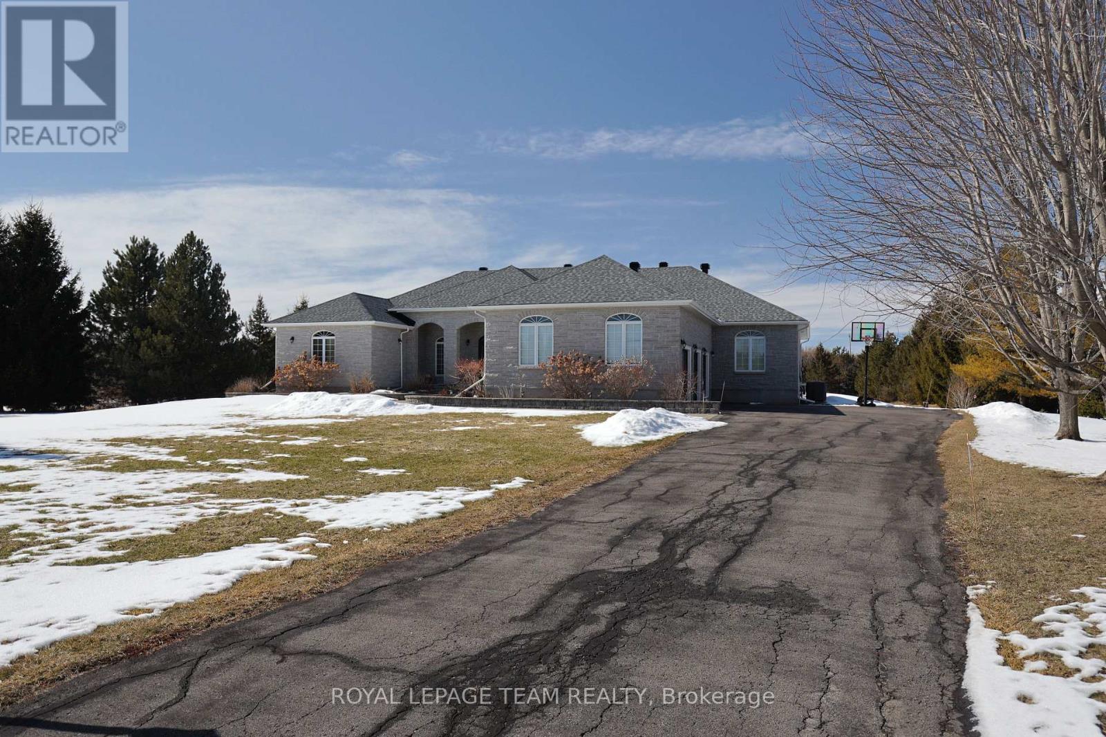 1611 LANDEL DRIVE, Ottawa, Ontario