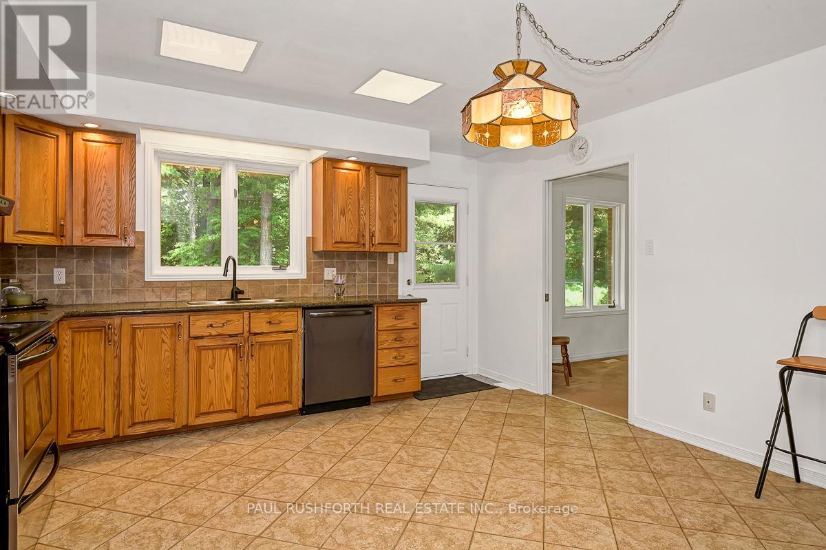 136 Grey Stone Drive, Ottawa, Ontario  K0A 1L0 - Photo 12 - X12940474