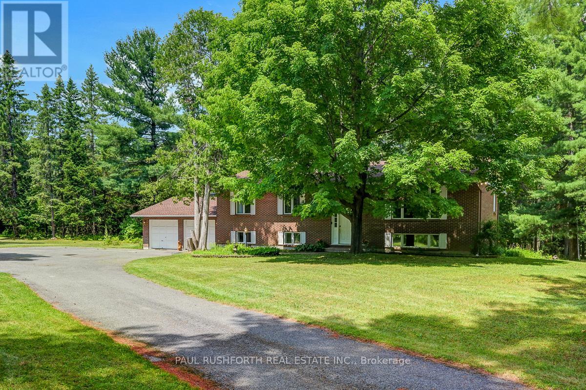 136 Grey Stone Drive, Ottawa, Ontario  K0A 1L0 - Photo 3 - X12940474