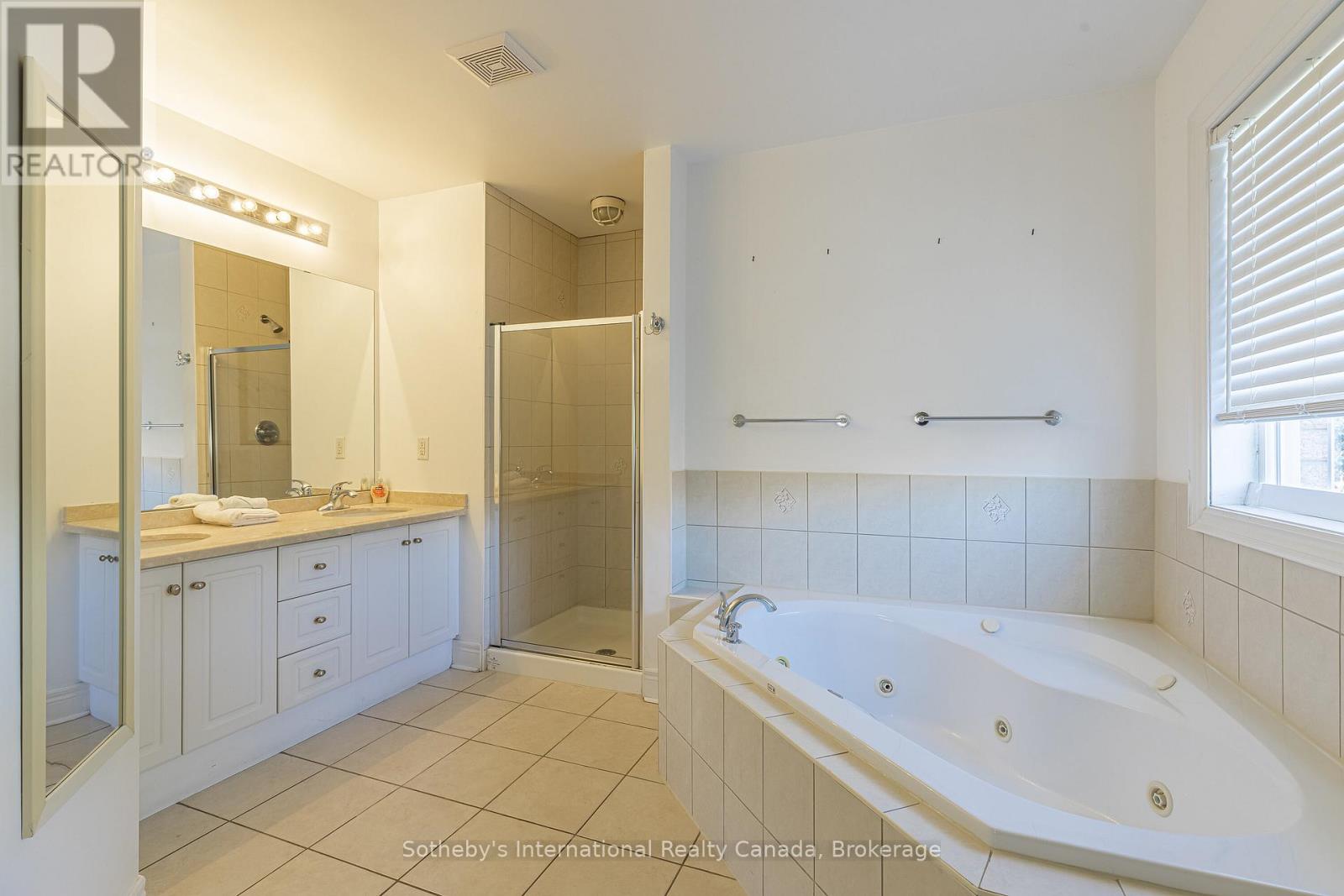 2472 Upper Valley Crescent, Oakville, Ontario  L6H 7P2 - Photo 28 - W12941080