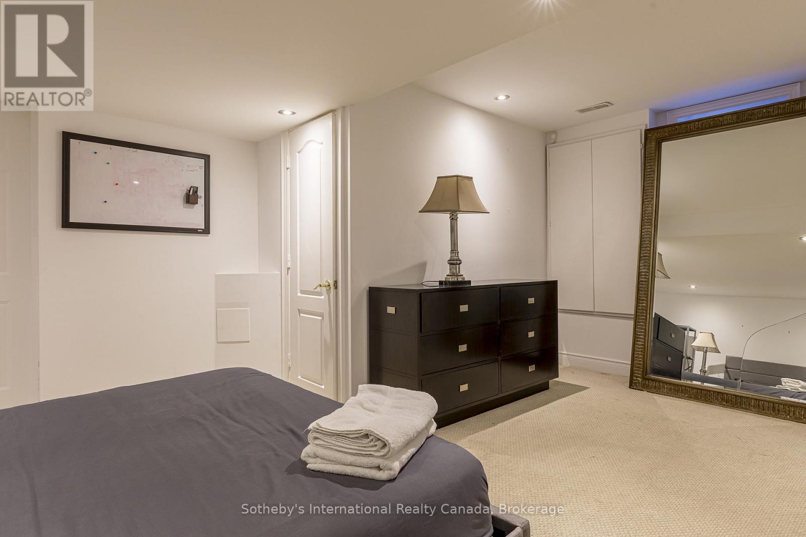 2472 Upper Valley Crescent, Oakville, Ontario  L6H 7P2 - Photo 46 - W12941080