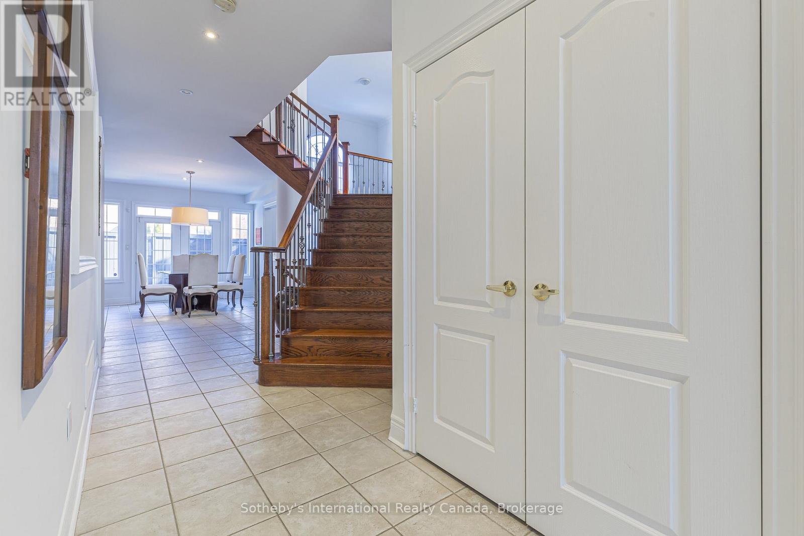 2472 Upper Valley Crescent, Oakville, Ontario  L6H 7P2 - Photo 9 - W12941080