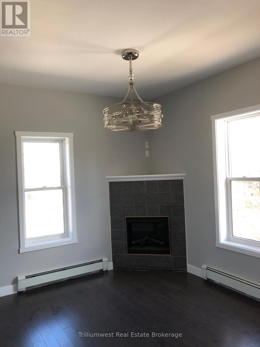 552 7th Avenue, Hanover, Ontario  N4N 2J7 - Photo 10 - X12298874