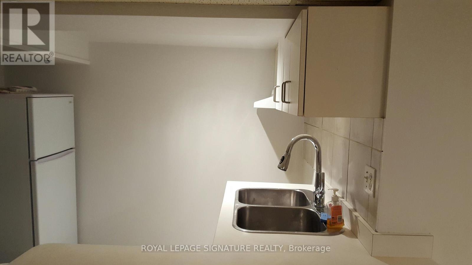 Unit Lower 1 - 27 Hillsboro Avenue, Toronto, Ontario  M5R 1S6 - Photo 2 - C12940350