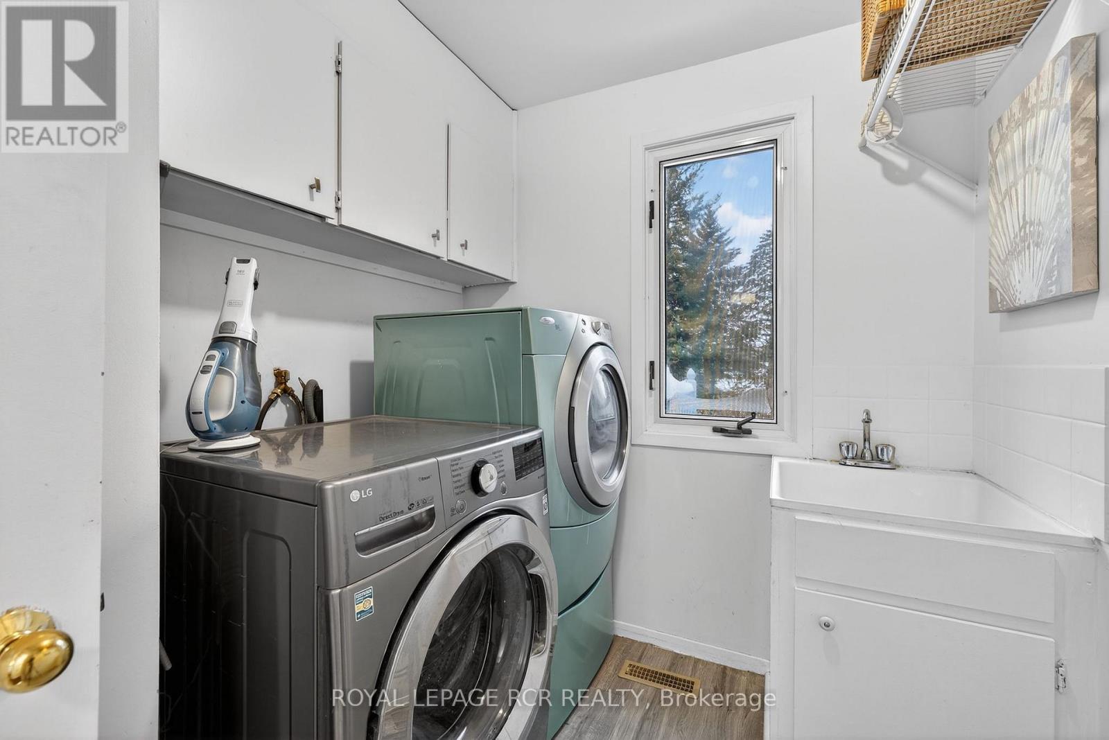 11 Hilltop Drive, Caledon, Ontario  L7C 1K7 - Photo 24 - W12787686