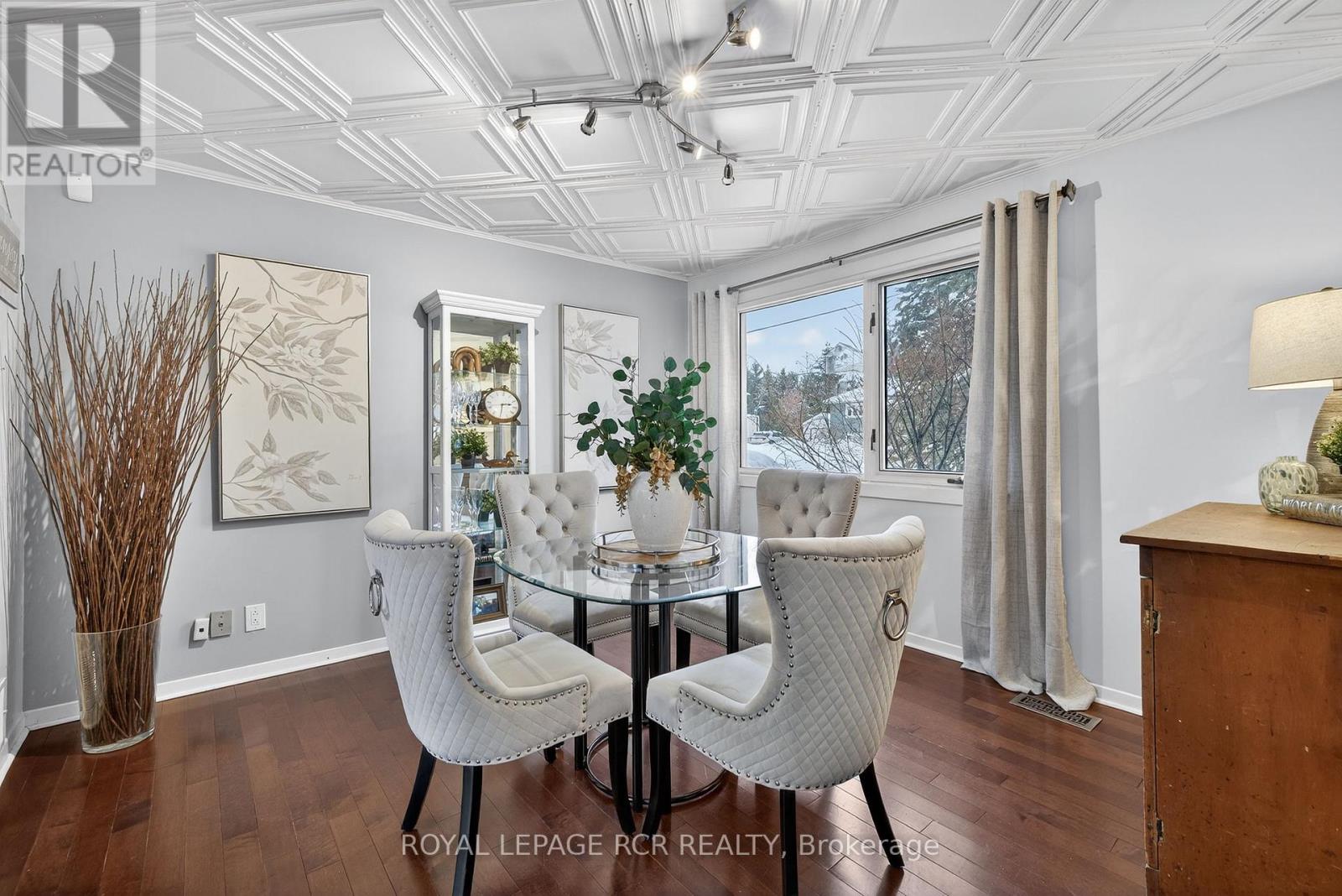 11 Hilltop Drive, Caledon, Ontario  L7C 1K7 - Photo 5 - W12787686