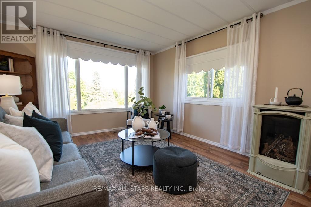 7 Marlene Drive, Kawartha Lakes, Ontario  L0A 1A0 - Photo 9 - X12368258