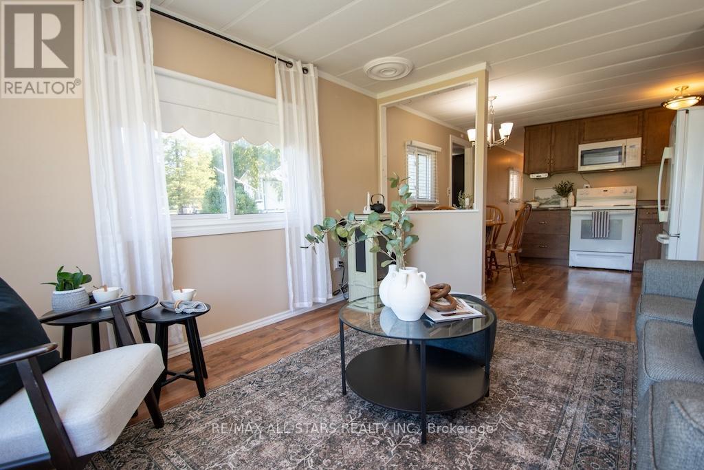 7 Marlene Drive, Kawartha Lakes, Ontario  L0A 1A0 - Photo 7 - X12368258