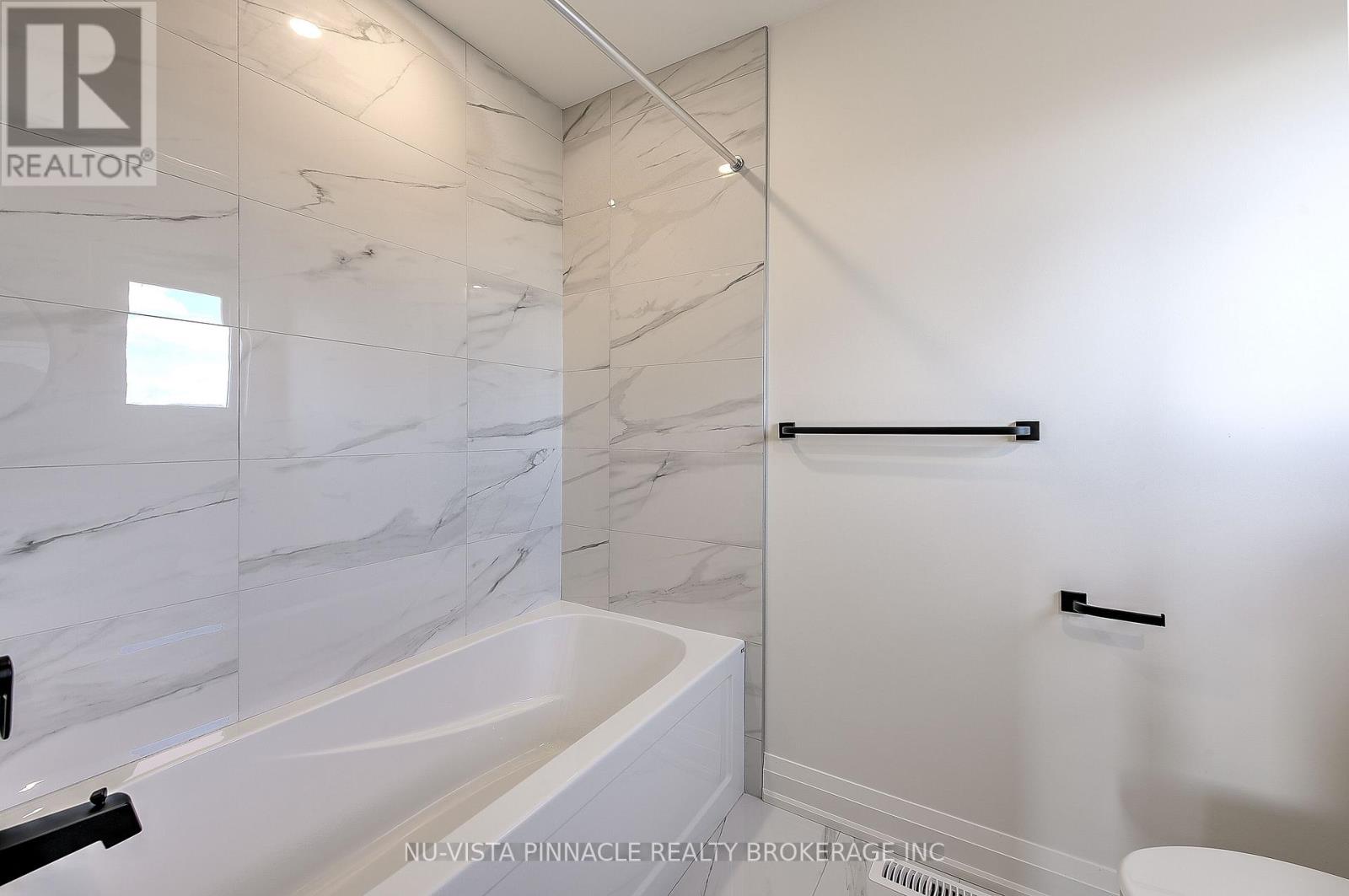 6517 Heathwoods Avenue, London South, Ontario  N6P 0J7 - Photo 25 - X12940282