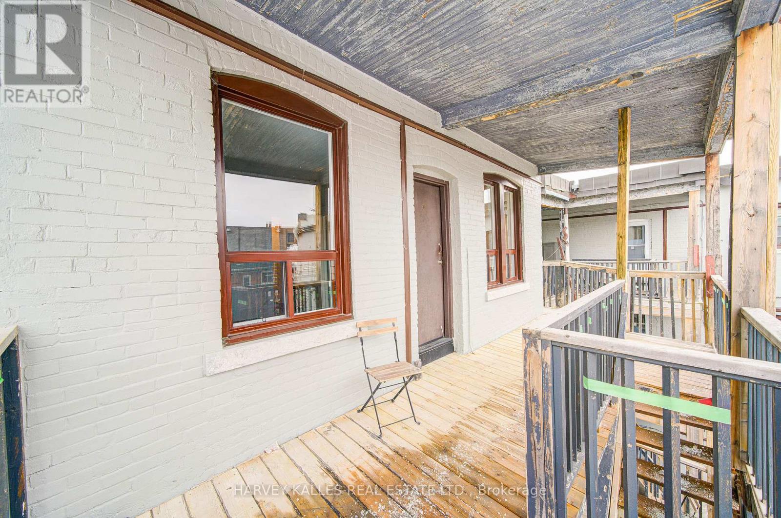 4 - 1074 St Clair Avenue W, Toronto, Ontario  M6E 3H3 - Photo 31 - C12941014