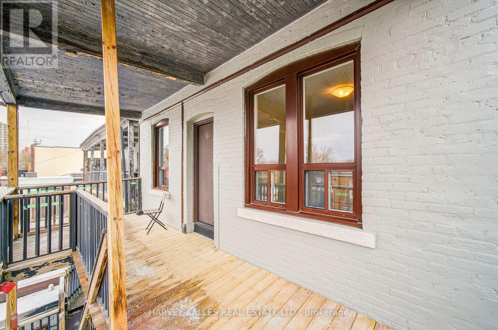 4 - 1074 St Clair Avenue W, Toronto, Ontario  M6E 3H3 - Photo 33 - C12941014