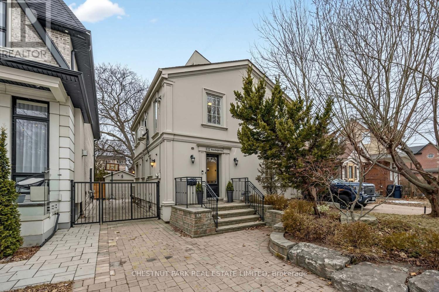 122 RANDOLPH ROAD, Toronto, Ontario