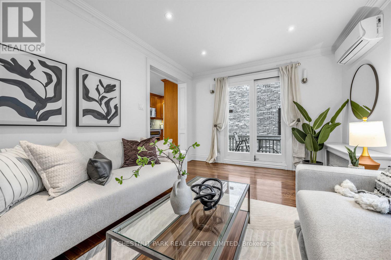 122 Randolph Road, Toronto, Ontario  M4G 3R9 - Photo 13 - C12941046