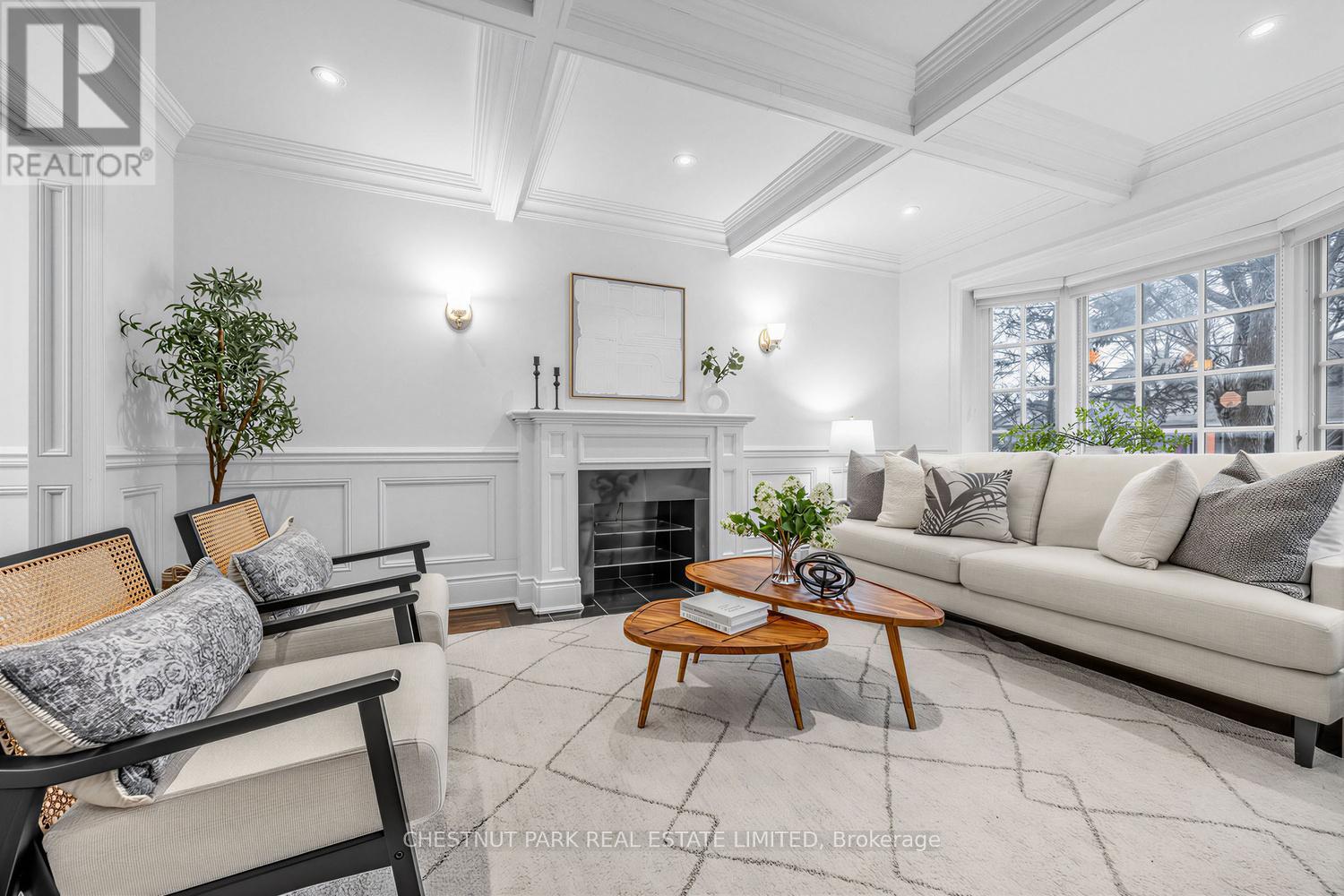 122 Randolph Road, Toronto, Ontario  M4G 3R9 - Photo 3 - C12941046