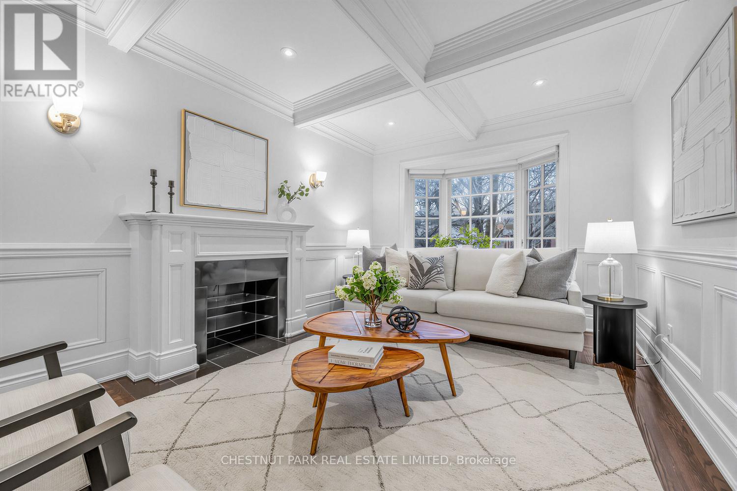 122 Randolph Road, Toronto, Ontario  M4G 3R9 - Photo 5 - C12941046