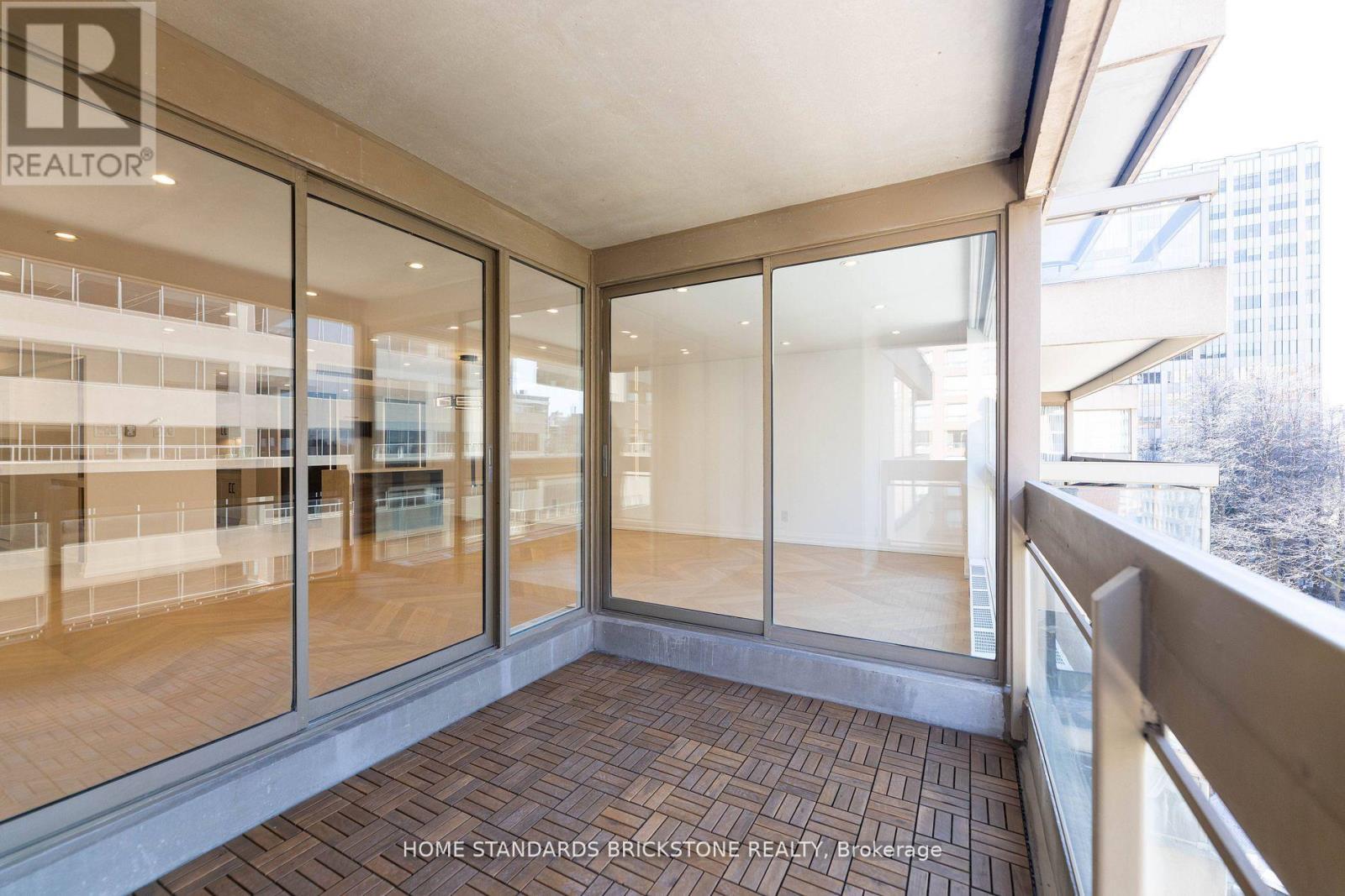 805 - 61 St Clair Avenue W, Toronto, Ontario  M4V 2Y8 - Photo 29 - C12941054