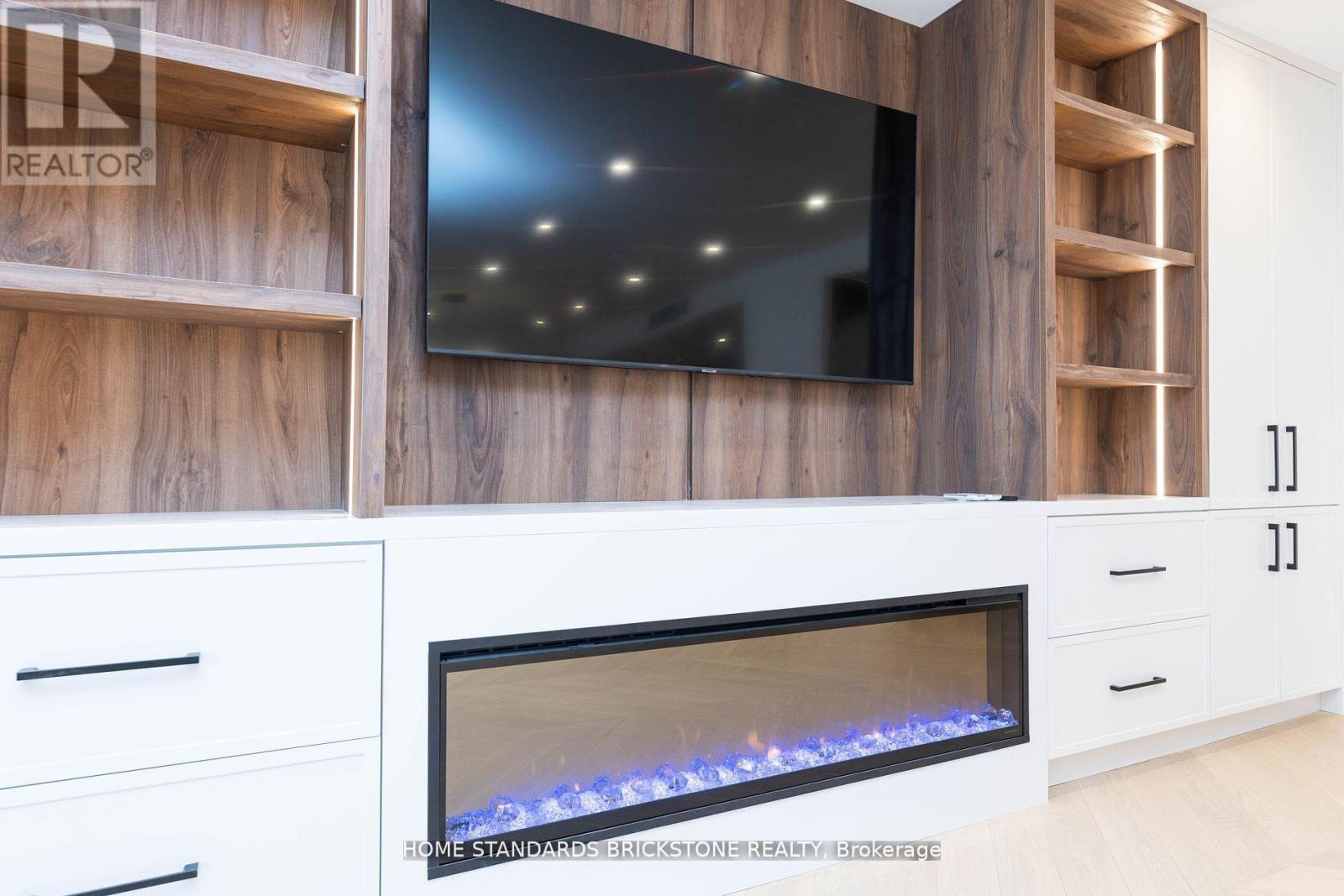 805 - 61 St Clair Avenue W, Toronto, Ontario  M4V 2Y8 - Photo 5 - C12941054