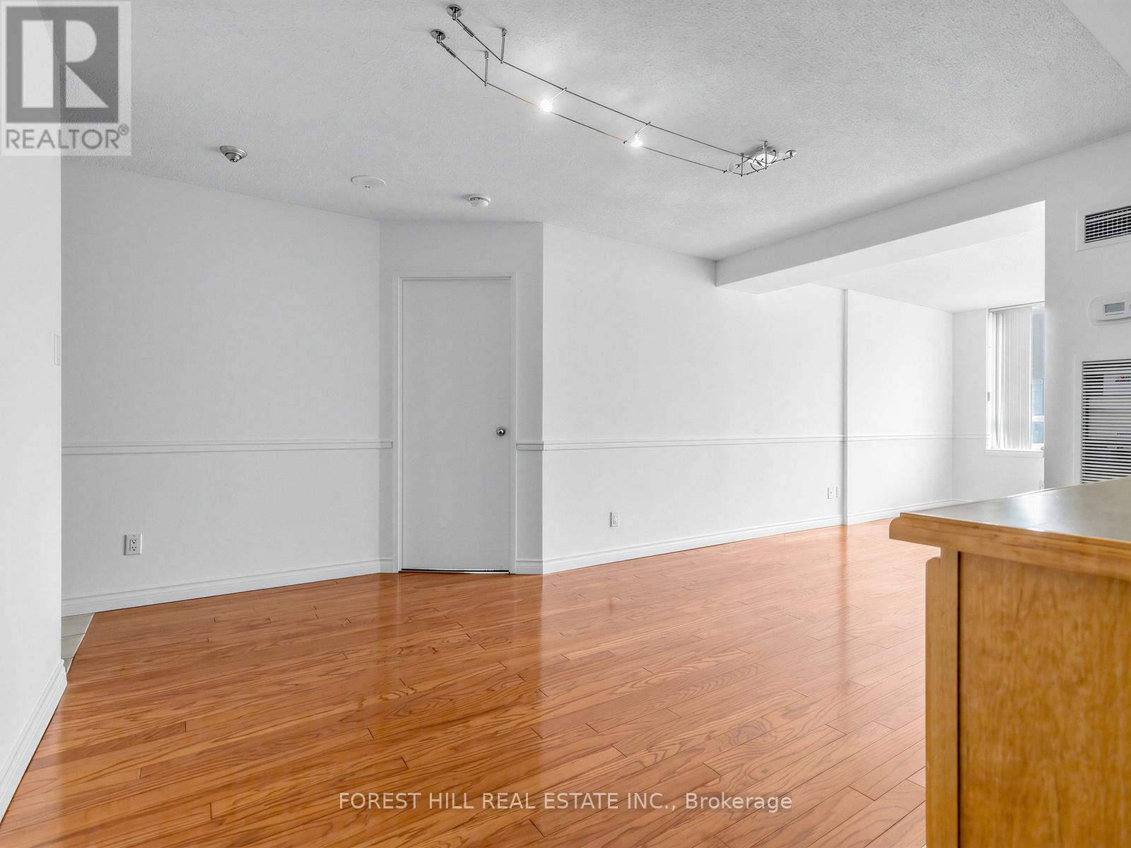 2313 - 633 Bay Street, Toronto, Ontario  M5G 2G4 - Photo 6 - C12941056