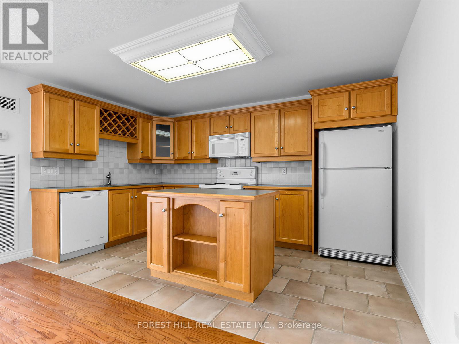 2313 - 633 Bay Street, Toronto, Ontario  M5G 2G4 - Photo 9 - C12941056