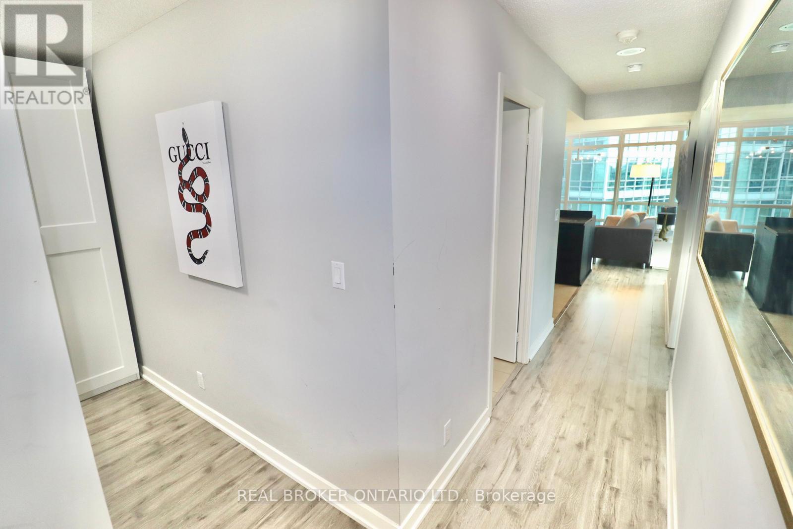 1902 - 381 FRONT STREET, Toronto, Ontario