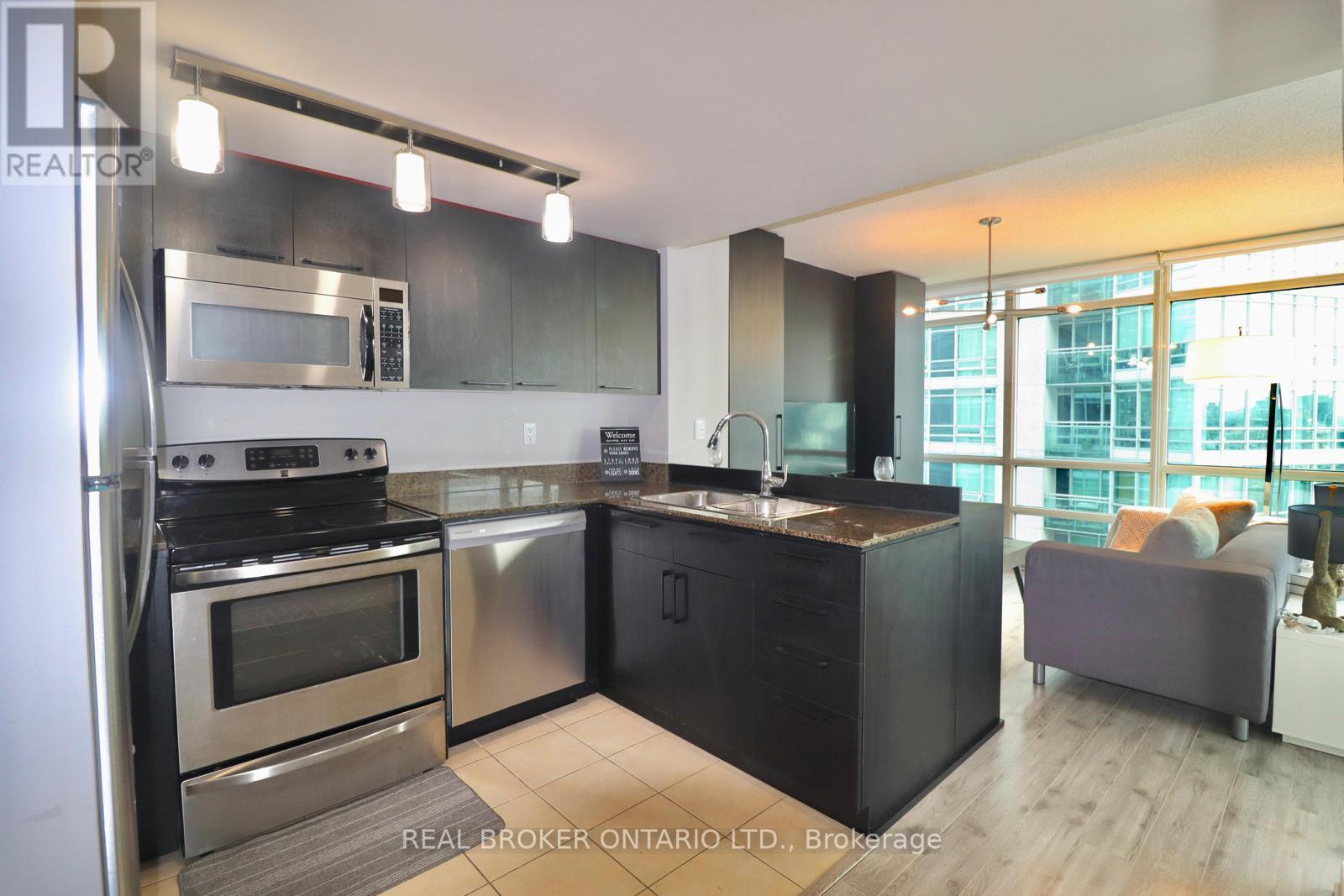 1902 - 381 Front Street, Toronto, Ontario  M5V 3R8 - Photo 10 - C12941140