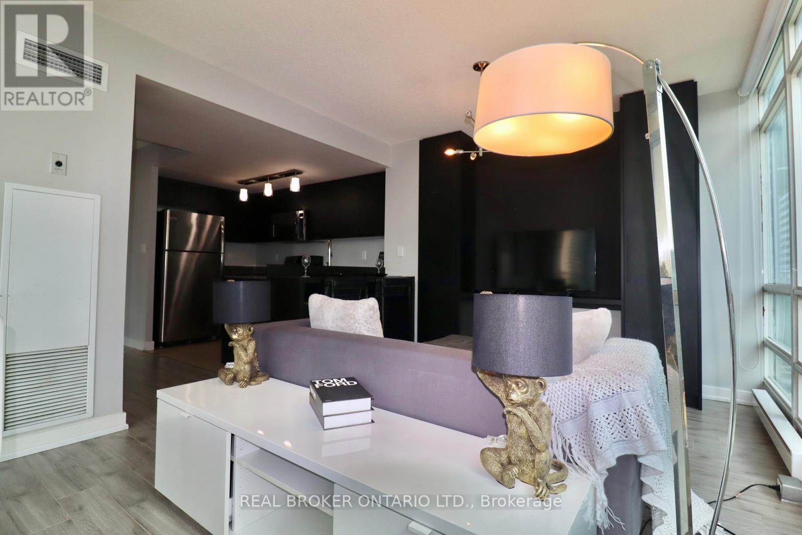 1902 - 381 Front Street, Toronto, Ontario  M5V 3R8 - Photo 12 - C12941140