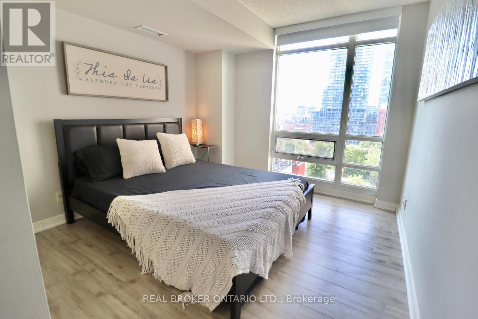 1902 - 381 Front Street, Toronto, Ontario  M5V 3R8 - Photo 32 - C12941140