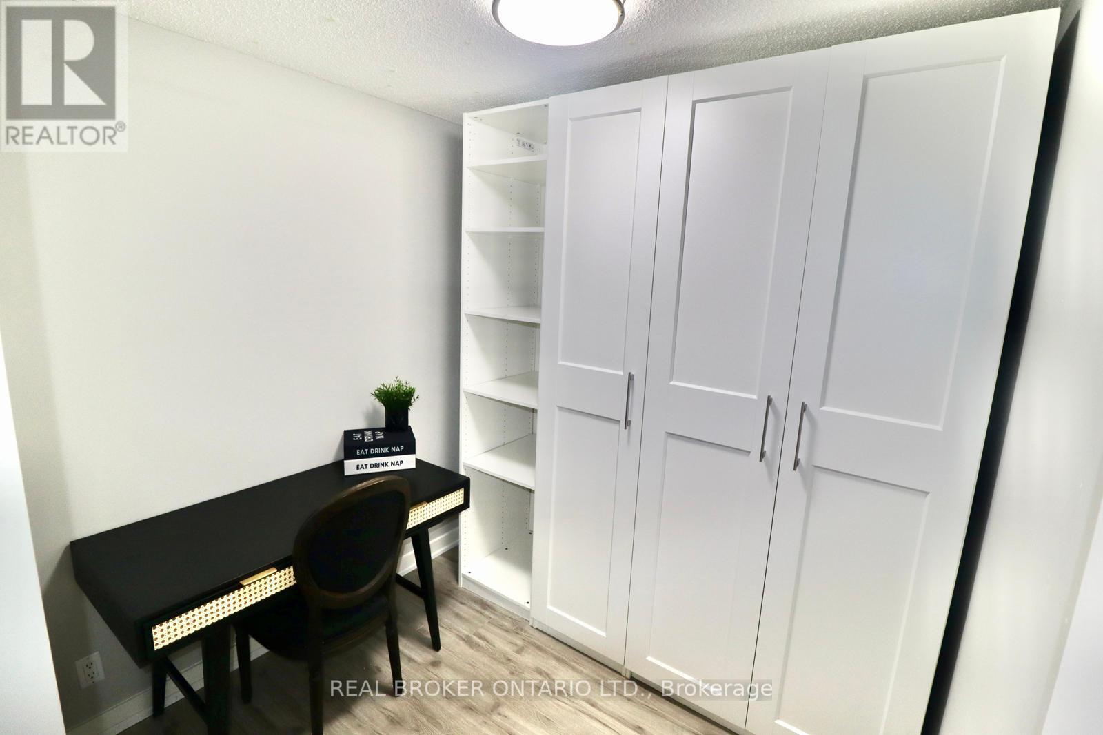 1902 - 381 Front Street, Toronto, Ontario  M5V 3R8 - Photo 4 - C12941140