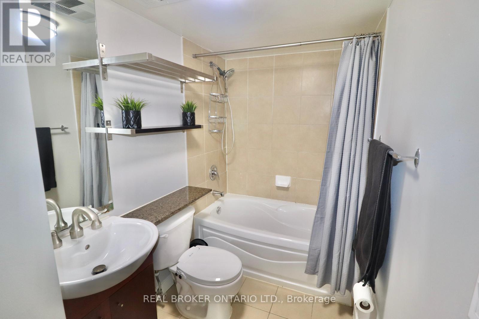 1902 - 381 Front Street, Toronto, Ontario  M5V 3R8 - Photo 6 - C12941140