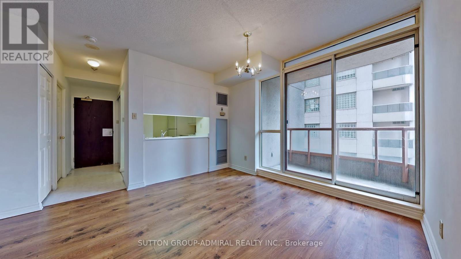 2507 - 736 Bay Street, Toronto, Ontario  M5G 1N6 - Photo 2 - C12941200
