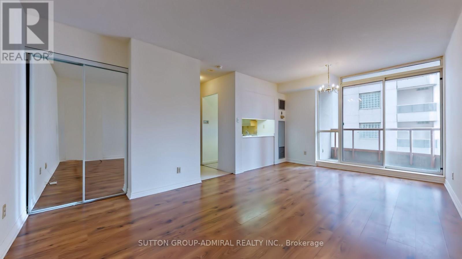 2507 - 736 Bay Street, Toronto, Ontario  M5G 1N6 - Photo 4 - C12941200
