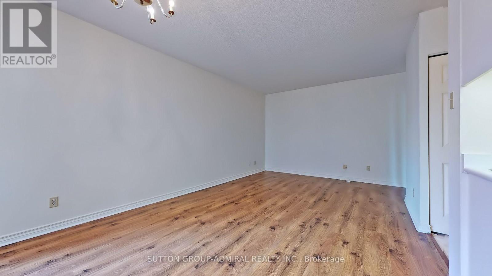 2507 - 736 Bay Street, Toronto, Ontario  M5G 1N6 - Photo 9 - C12941200