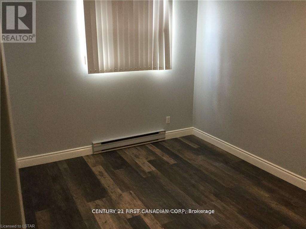 202 - 1103 Jalna Boulevard, London South, Ontario  N6E 2W8 - Photo 5 - X12941006