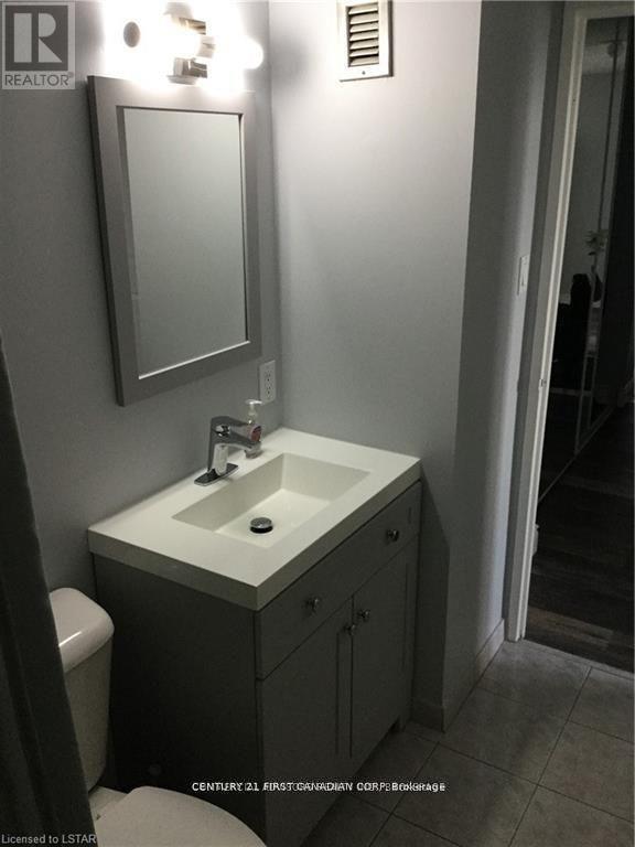 202 - 1103 Jalna Boulevard, London South, Ontario  N6E 2W8 - Photo 8 - X12941006