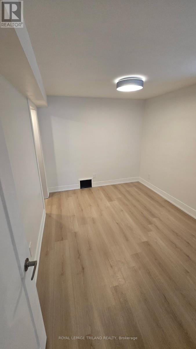 Lower - 527 Hale Street, London East, Ontario  N5W 1G9 - Photo 4 - X12941028