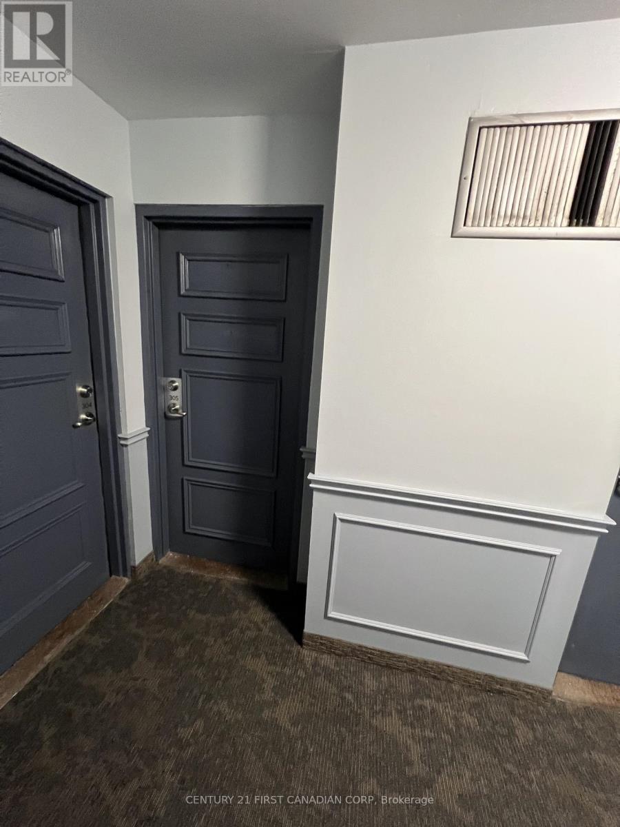 305 - 1106 Jalna Boulevard, London South, Ontario  N6E 2R9 - Photo 2 - X12941066