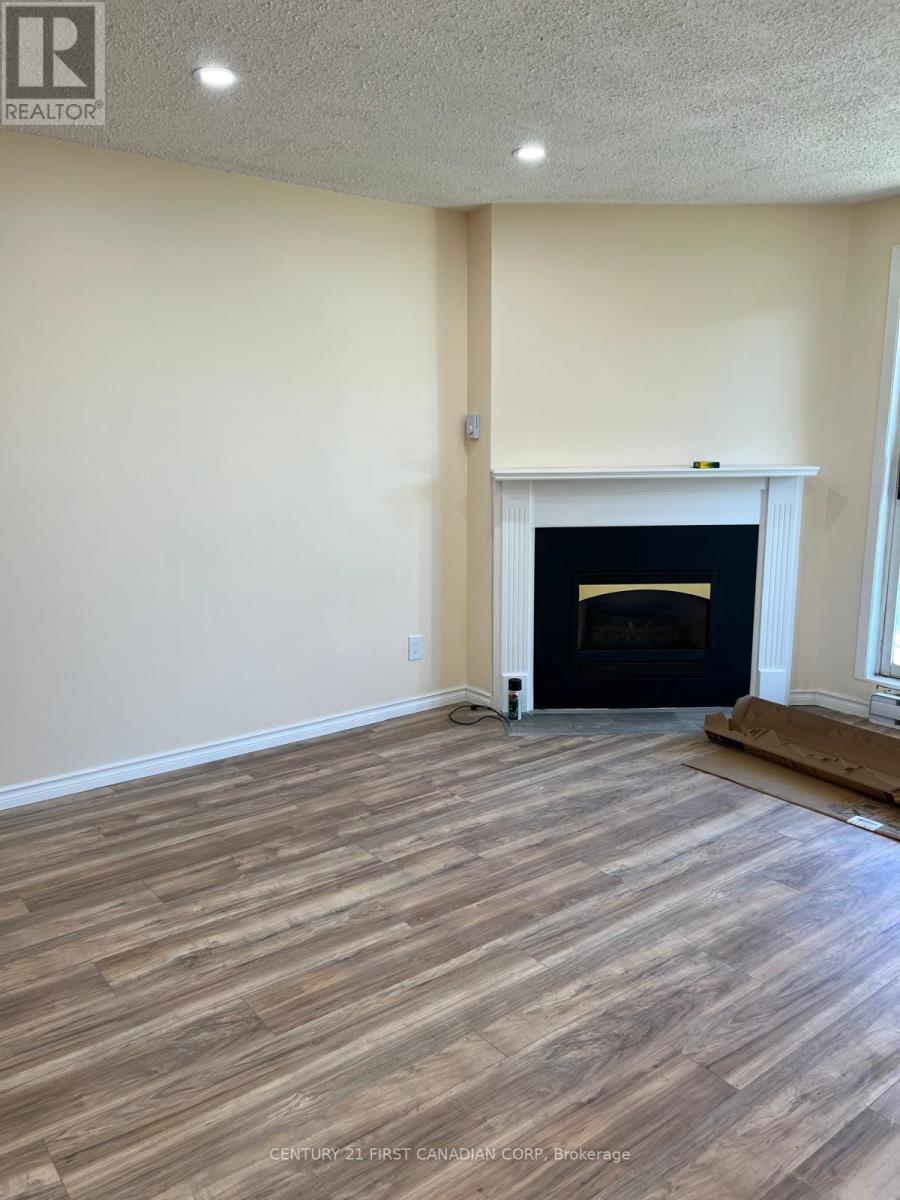 1096 Jalna Boulevard, London South, Ontario  N6E 3B8 - Photo 6 - X12941098