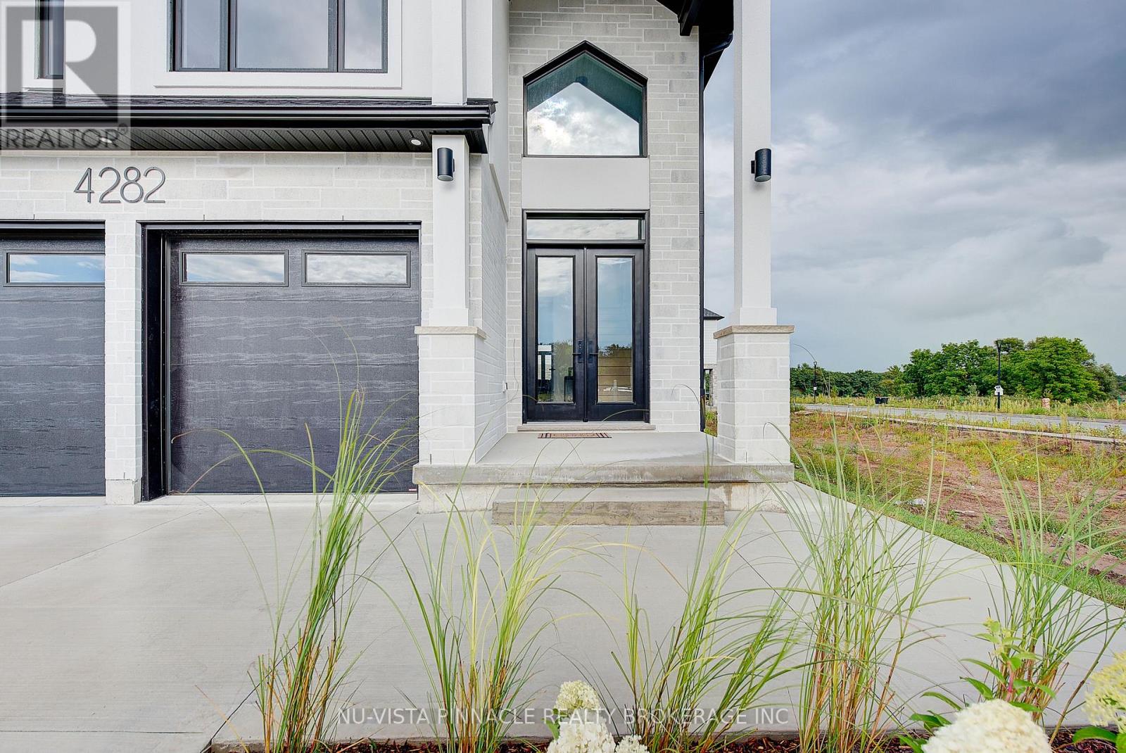 4248 Liberty Crossing, London South, Ontario  N6P 1J9 - Photo 2 - X12941196